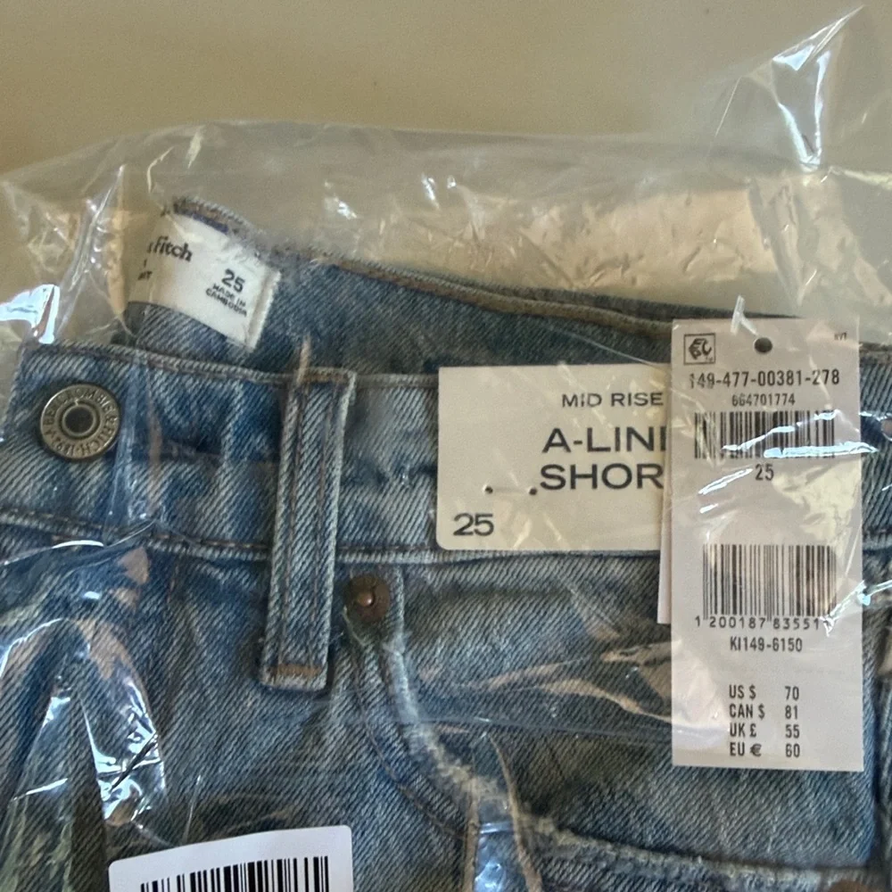 Abercrombie Mid Rise A-line Denim Short - Picture 5 of 5